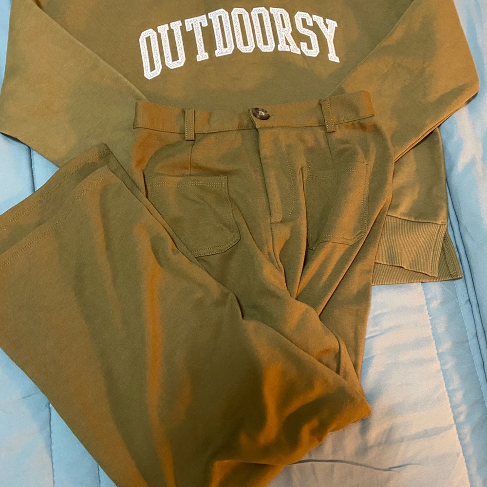 Green Cargo Matching Set with Relaxed Fit